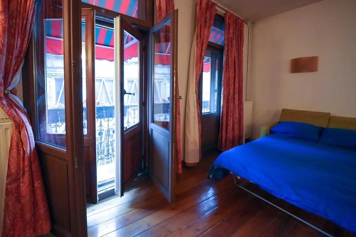 Nid Cosy Pres De La Grand-Place Bruxelas 0*,